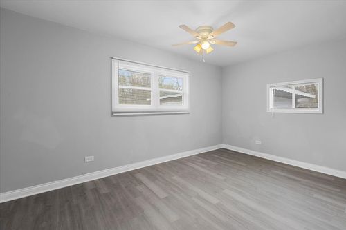 877 163rd St, Calumet City, IL, 60409-5915 | Card Image