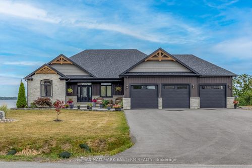 35 Lakeview Cres, Bobcaygeon, ON, K0M1A0 | Card Image
