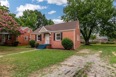 View of front of home featuring a front lawn | Image 2