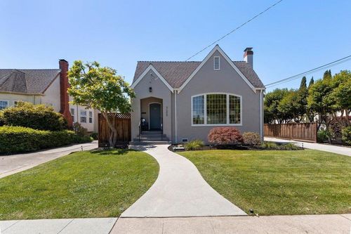 723 Winchester Dr, Burlingame, CA, 94010-2738 | Card Image
