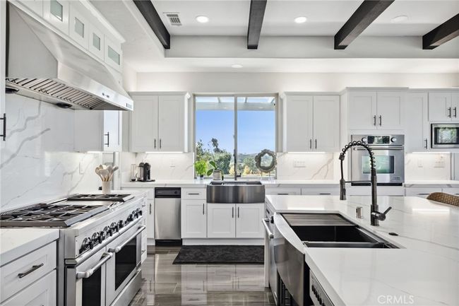 36472 County Line Rd, House other with 4 bedrooms, 6 bathrooms and 4 parking in Yucaipa CA | Image 14