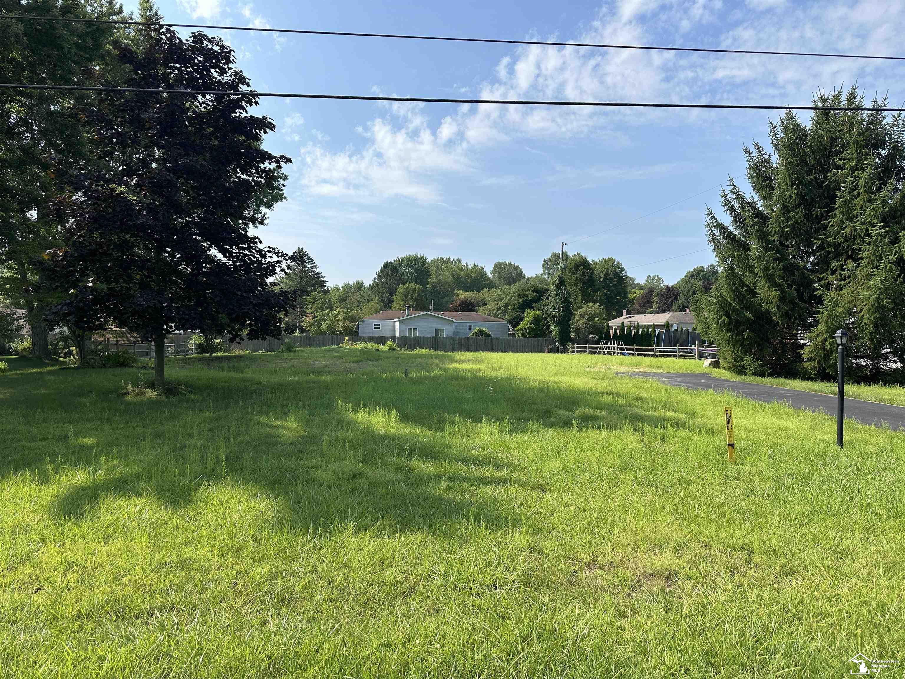 Harmony Ln, Temperance, MI 48182