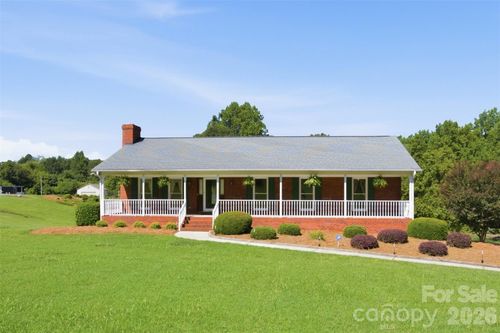3535 Philadelphia Church Rd, Dallas, NC, 28034-7560 | Card Image