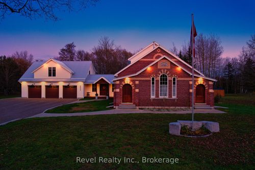 {{alt}} | Card Image