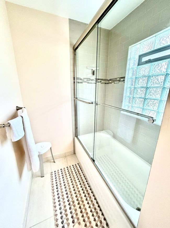 En Suite Bath | Image 17