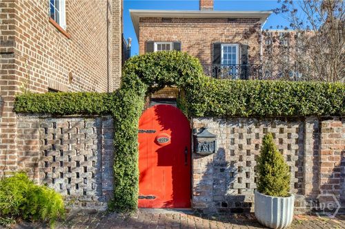 224 E Gordon St, Savannah, GA, 31401-5004 | Card Image