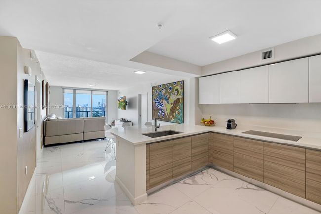 UNIT-2303 - 300 Sunny Isles Blvd, Condo with 2 bedrooms, 3 bathrooms and null parking in Sunny Isles Beach FL | Image 6
