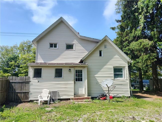 Rear view of house featuring entry steps | Image 5