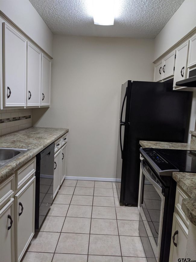 APT-226 - 809 N Broad St, Townhouse with 2 bedrooms, 2 bathrooms and null parking in Chandler TX | Image 4