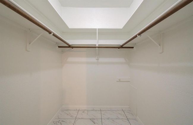 APT-3 - 1818 Augusta Dr, Townhouse with 2 bedrooms, 1 bathrooms and 1 parking in Houston TX | Image 18