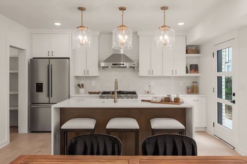 1420 10th Ave N, Nashville, TN, 37208-2512 | Card Image