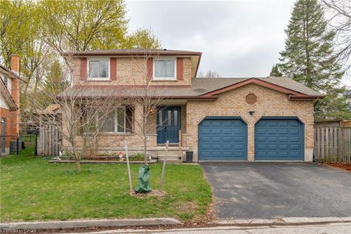 210 Old Country Pl, Kitchener, ON, N2E3A3 | Card Image