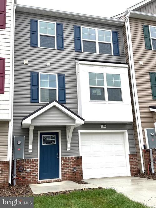 110 Moses Dr, MARTINSBURG, WV, 25405-1175 | Card Image