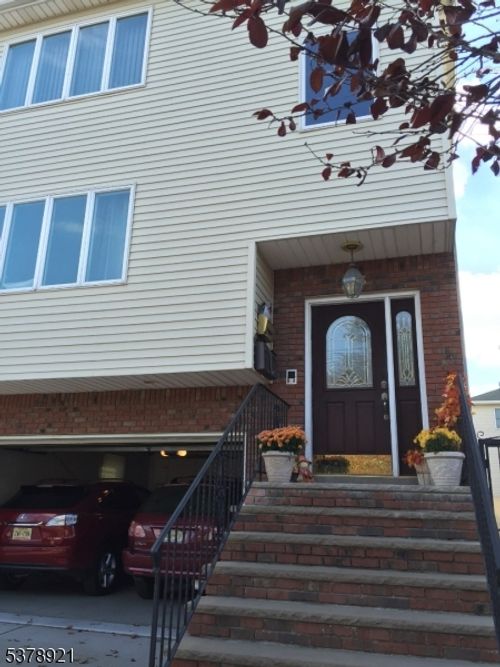 23 Saint Charles St, Newark, NJ, 07105-5018 | Card Image