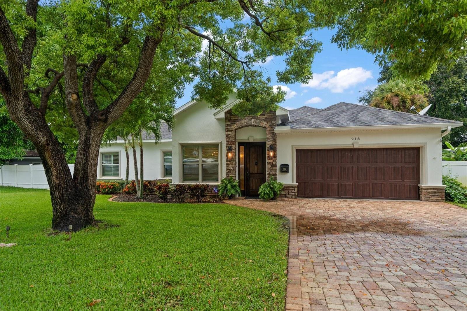Garden Cir, Belleair, FL 33756