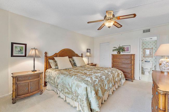 APT-1030D - 3310 S Ocean Blvd, Condo with 2 bedrooms, 2 bathrooms and null parking in Highland Beach FL | Image 15
