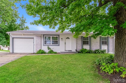 2868 Essex St, Saint Charles, MO, 63301-0320 | Card Image