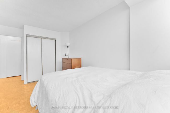 1702 - 8 Lisa St, Condo with 3 bedrooms, 2 bathrooms and null parking in Brampton ON | Image 15