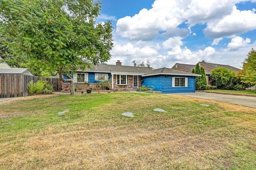 3304 Brookwood Road, Sacramento, CA, 95821 | Card Image