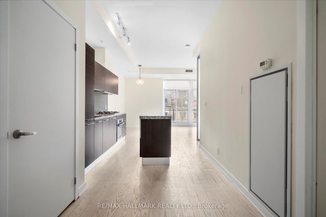 203 - 2 Bellefair Ave, Condo with 1 bedrooms, 1 bathrooms and 1 parking in Toronto ON | Image 5