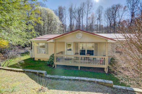 126 Elizabeth Ann Dr, Johnson City, TN, 37601-6248 | Card Image