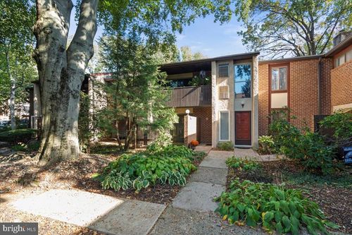 2 Aspen Way, DOYLESTOWN, PA, 18901-2741 | Card Image