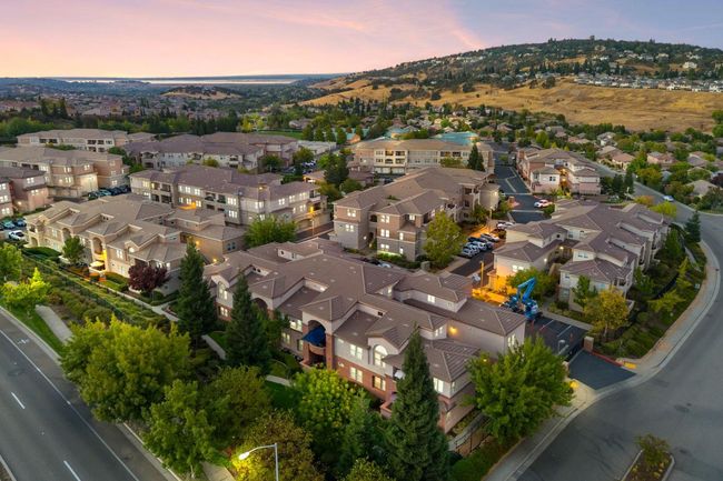 UNIT-1226 - 1200 Moon Cir, Condo with 2 bedrooms, 2 bathrooms and null parking in Folsom CA | Image 46