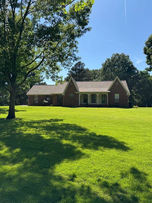 5205 Marthavale Cv, Southaven, MS, 38671-9385 | Card Image