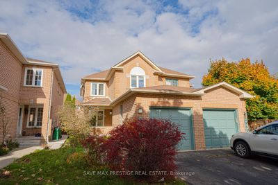 3887 Rippleton Lane, House attached with 3 bedrooms, 2 bathrooms and 3 parking in Mississauga ON | Image 2