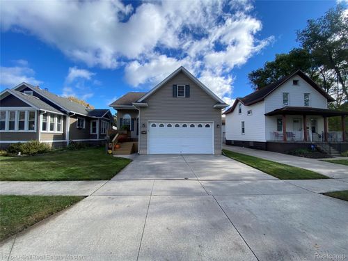 3214 Poplar St, Port Huron, MI, 48060-2052 | Card Image