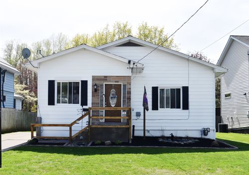 612 Montpelier Ave, Erie, PA, 16505-1527 | Card Image