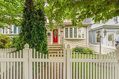 84 107th St, Richmond Hill, NY, 11418-1140 | Card Image