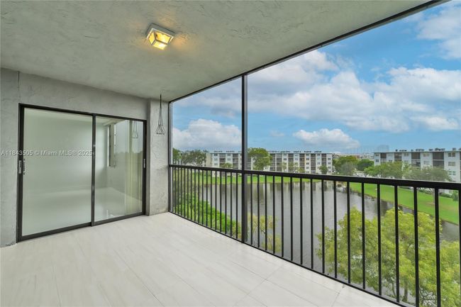 APT-503 - 2217 Cypress Island Dr, Condo with 2 bedrooms, 2 bathrooms and null parking in Pompano Beach FL | Image 28