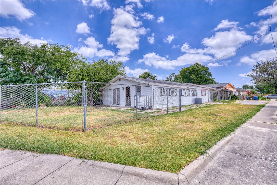 1917 Ayers St, Corpus Christi, TX 78404