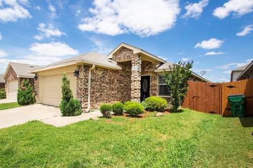 4032 Eagle Dr, Heartland, TX, 75126-8401 | Card Image