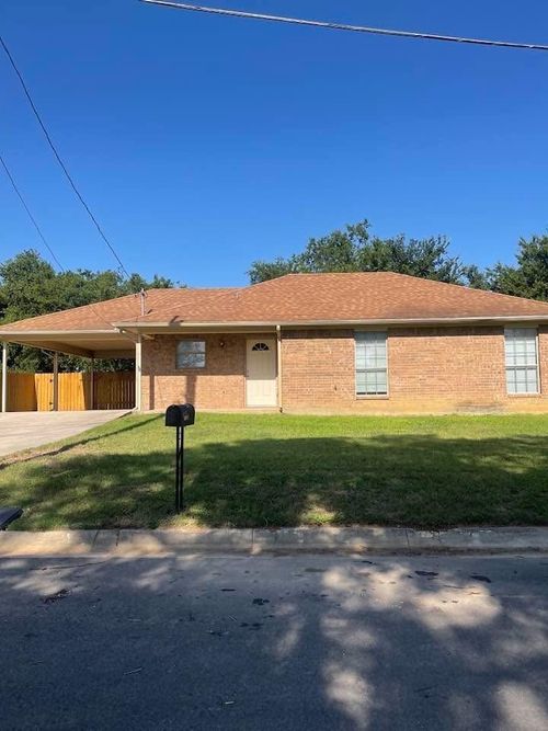 1104 11th St, Bridgeport, TX, 76426-3016 | Card Image