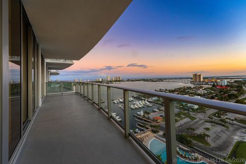 1911-220 Lake Shore Dr, Lake Park, FL, 33403-3617 | Card Image