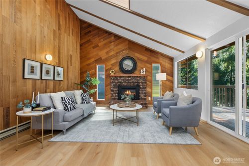 6 Swallow Cir, Bellingham, WA, 98229-2758 | Card Image