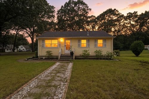 381 N Brook Rd, Springfield, MA, 01119-2156 | Card Image