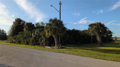 3800 Hyde Park Dr, Fort Myers, FL, 33905-7765 | Card Image