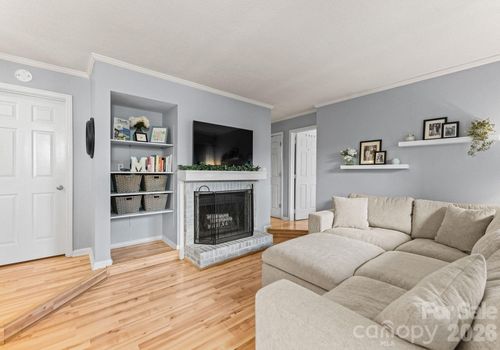 apt-16-1109 E Morehead St, Charlotte, NC, 28204-2852 | Card Image