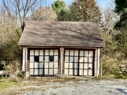 7965 Dixie Hwy, Bridgeport, MI, 48722-9409 | Card Image