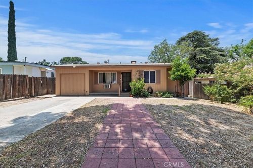 227 E 47th St, San Bernardino, CA, 92404-1209 | Card Image