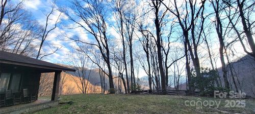 334 Wayah Zooshuga Rd, Maggie Valley, NC, 28751-4514 | Card Image