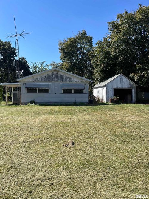 230 S Main St, Roseville, IL, 61473-9617 | Card Image