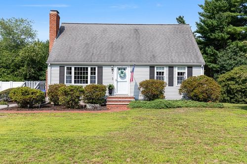6 Oak Dr, Plainville, MA, 02762-1713 | Card Image