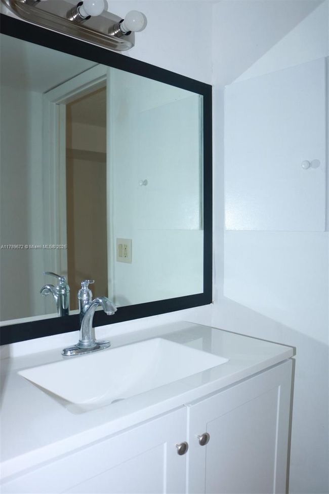 B304 - 3490 Foxcroft Rd, Condo with 2 bedrooms, 2 bathrooms and null parking in Miramar FL | Image 24