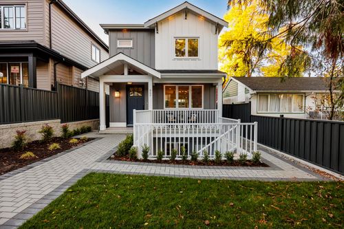 357 E 22nd St, North Vancouver, BC, V7L3C8 | Card Image