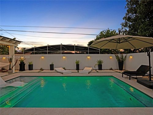 0-920 Ne 159th St, North Miami Beach, FL, 33162-4432 | Card Image