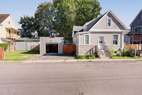 27 Steuben St, Schenectady, NY, 12307-1634 | Card Image